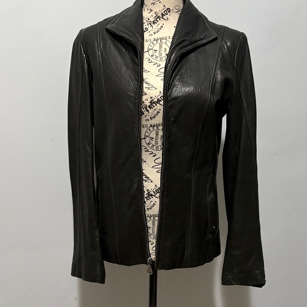 Elegant Black Leather Jacket for Women